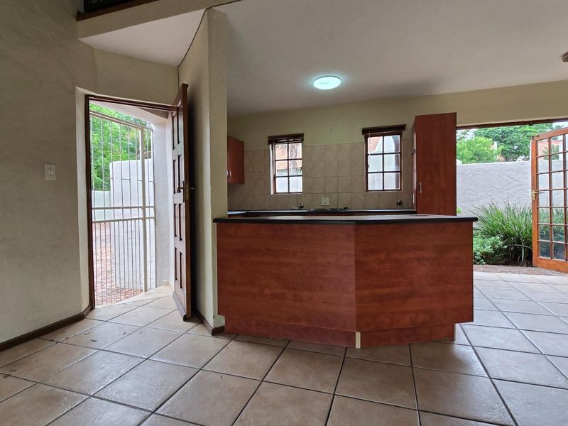 Townhouse Loft For Sale in Equestria Pretoria Gauteng - Photo 7