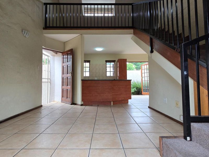 Townhouse Loft For Sale in Equestria Pretoria Gauteng - Photo 2