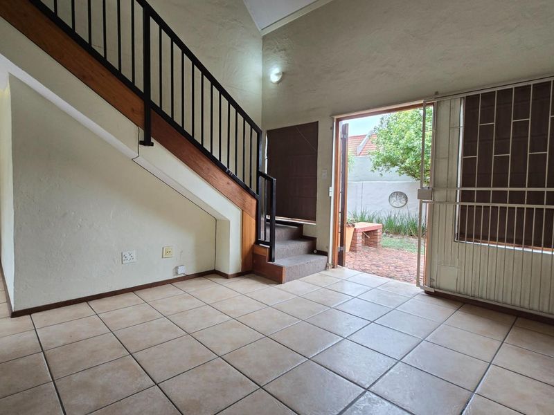 Townhouse Loft For Sale in Equestria Pretoria Gauteng - Photo 5