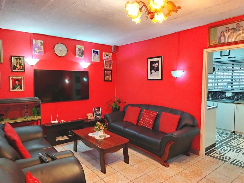 House For Sale in Whetstone Phoenix, KwaZulu Natal - Photo 2