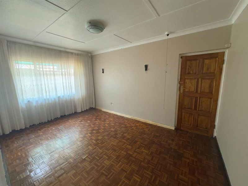 Charming 3-Bedroom Family Home with Classic Character in Prime Location - Photo 7