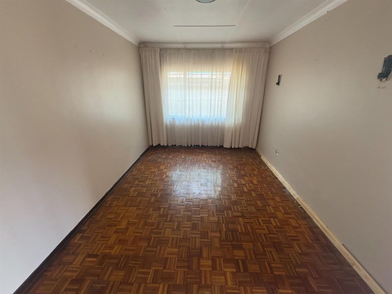 Charming 3-Bedroom Family Home with Classic Character in Prime Location - Photo 5