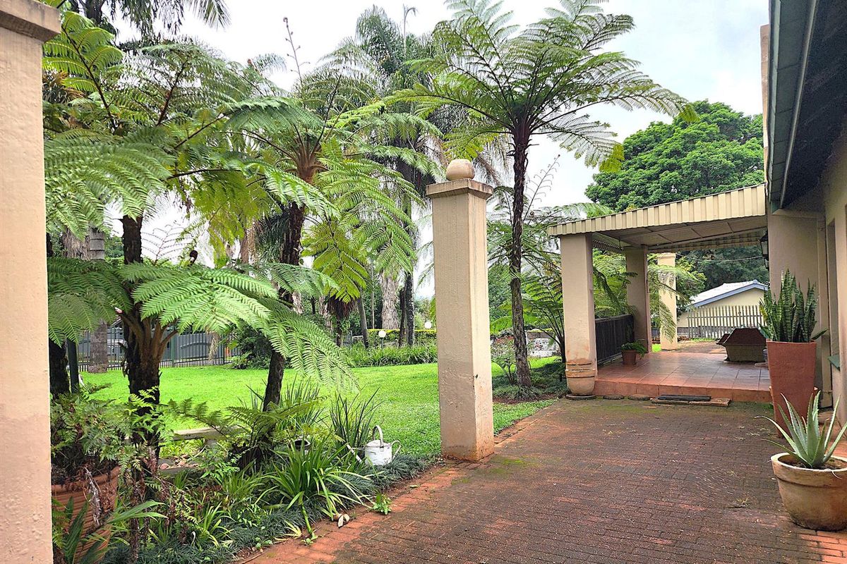 Elegant Family Retreat with Pool, Flatlet & Dual Entrances - A Lifestyle Gem - Photo 2