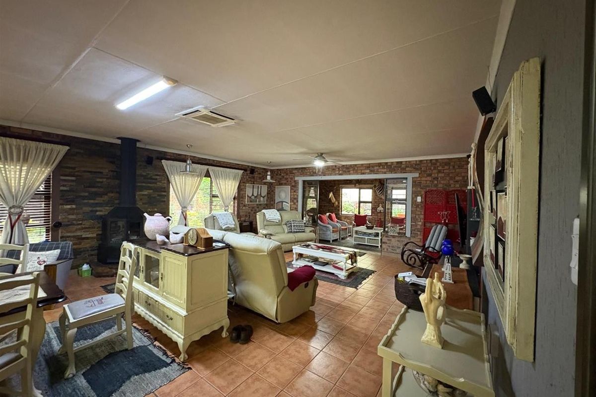 Spacious, Solar-Powered Townhouse in Exclusive Signal Hill Enclave - Photo 5