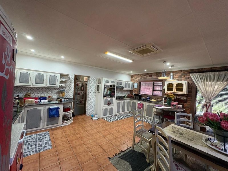 Spacious, Solar-Powered Townhouse in Exclusive Signal Hill Enclave - Photo 8