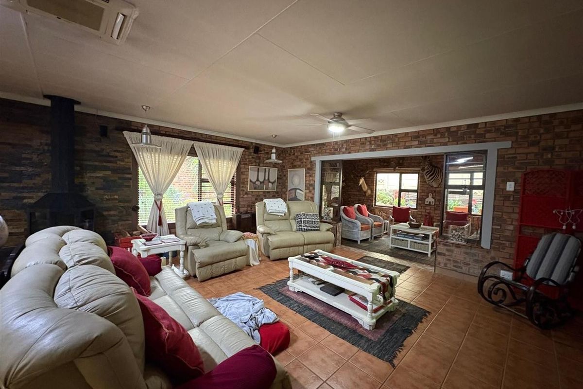 Spacious, Solar-Powered Townhouse in Exclusive Signal Hill Enclave - Photo 3