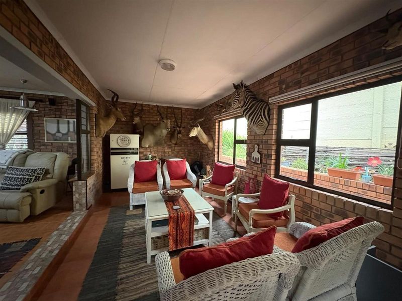Spacious, Solar-Powered Townhouse in Exclusive Signal Hill Enclave - Photo 10