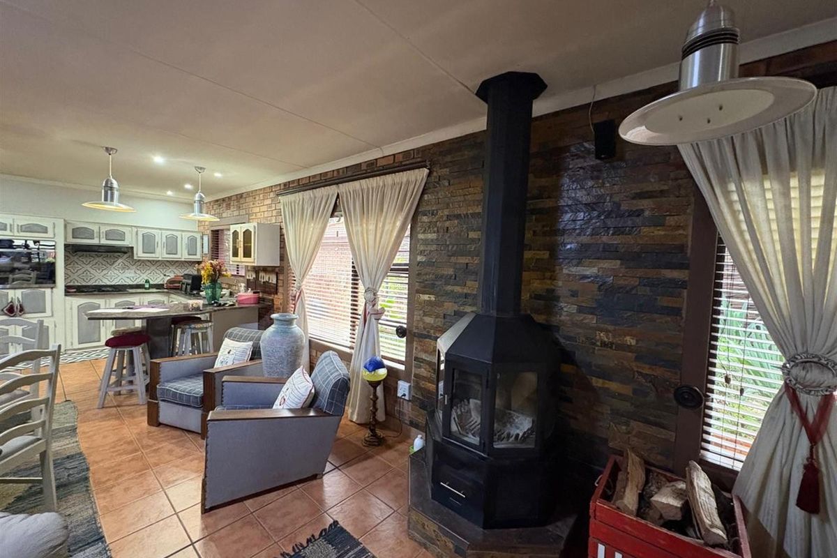 Spacious, Solar-Powered Townhouse in Exclusive Signal Hill Enclave - Photo 4