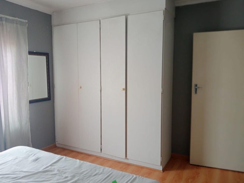 Duplex For Sale in Strubensvallei, Roodepoort - Photo 9