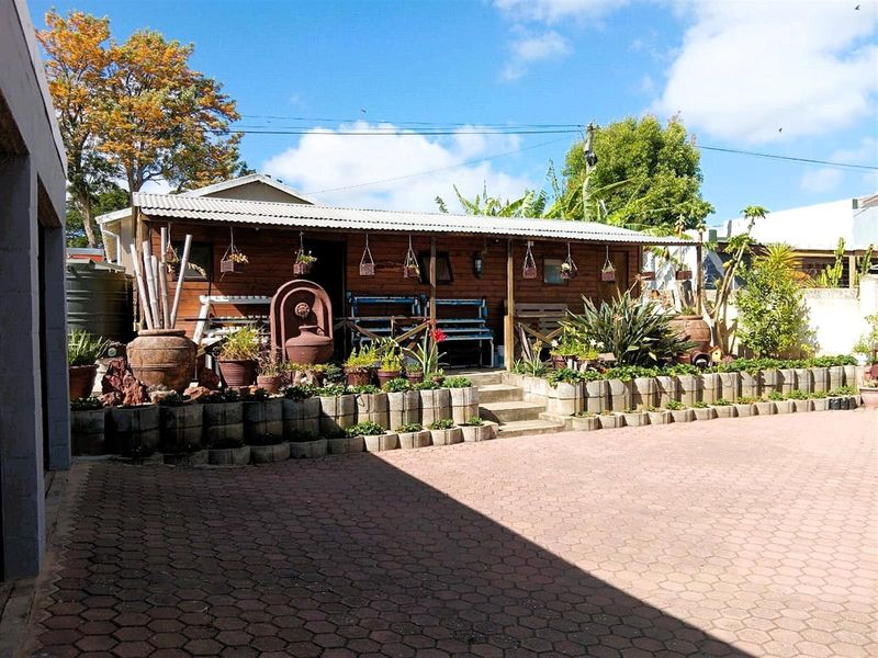 Lovely home, well located on sale in Albertinia - Photo 8