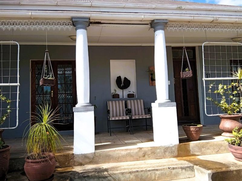 Lovely home, well located on sale in Albertinia - Photo 2