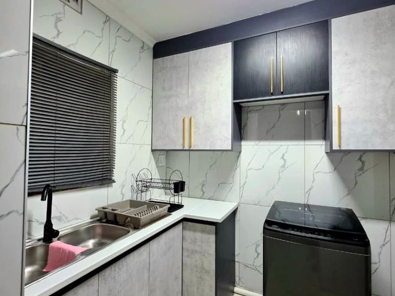 Stylish 3-Bedroom Family Home for Sale in Hutten Heights, Newcastle! - Photo 5