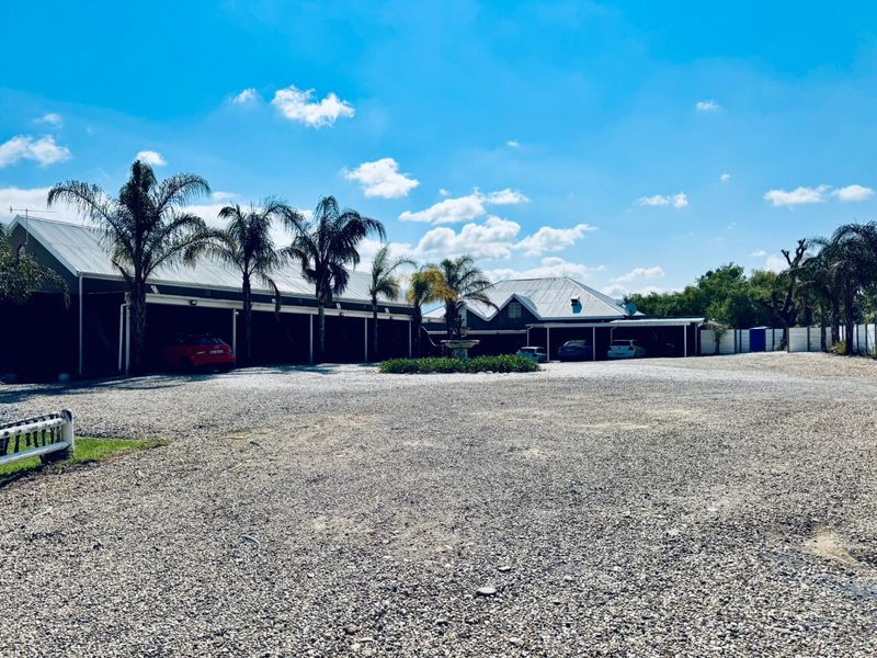 Guest House For Sale in De Doorns - Photo 9