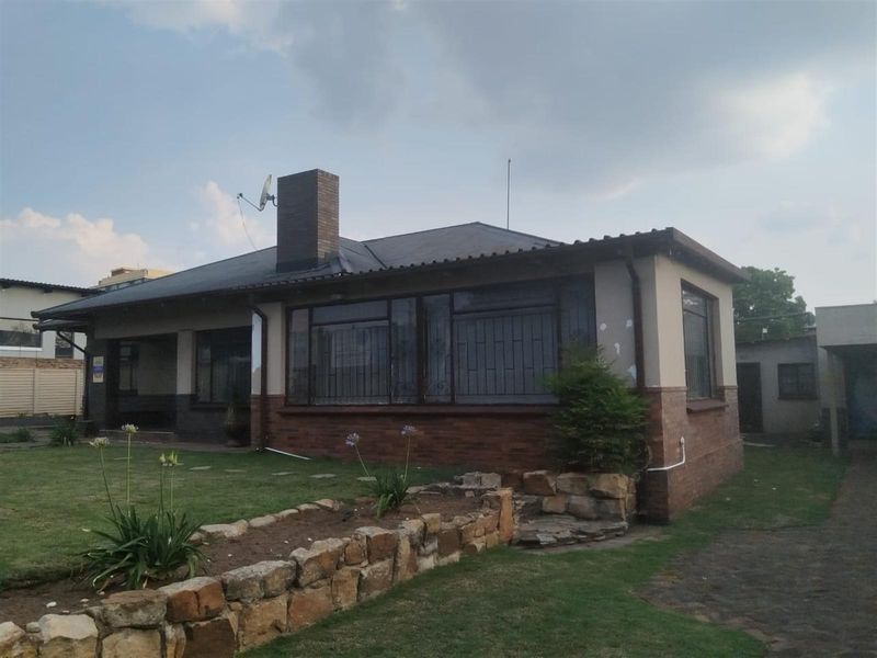 House For Sale in Witbank Ext 5, Witbank - Photo 2