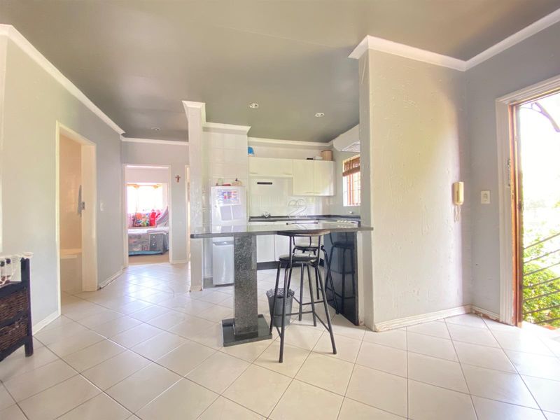 Townhouse For Sale in Buurendal Germiston Gauteng - Photo 3