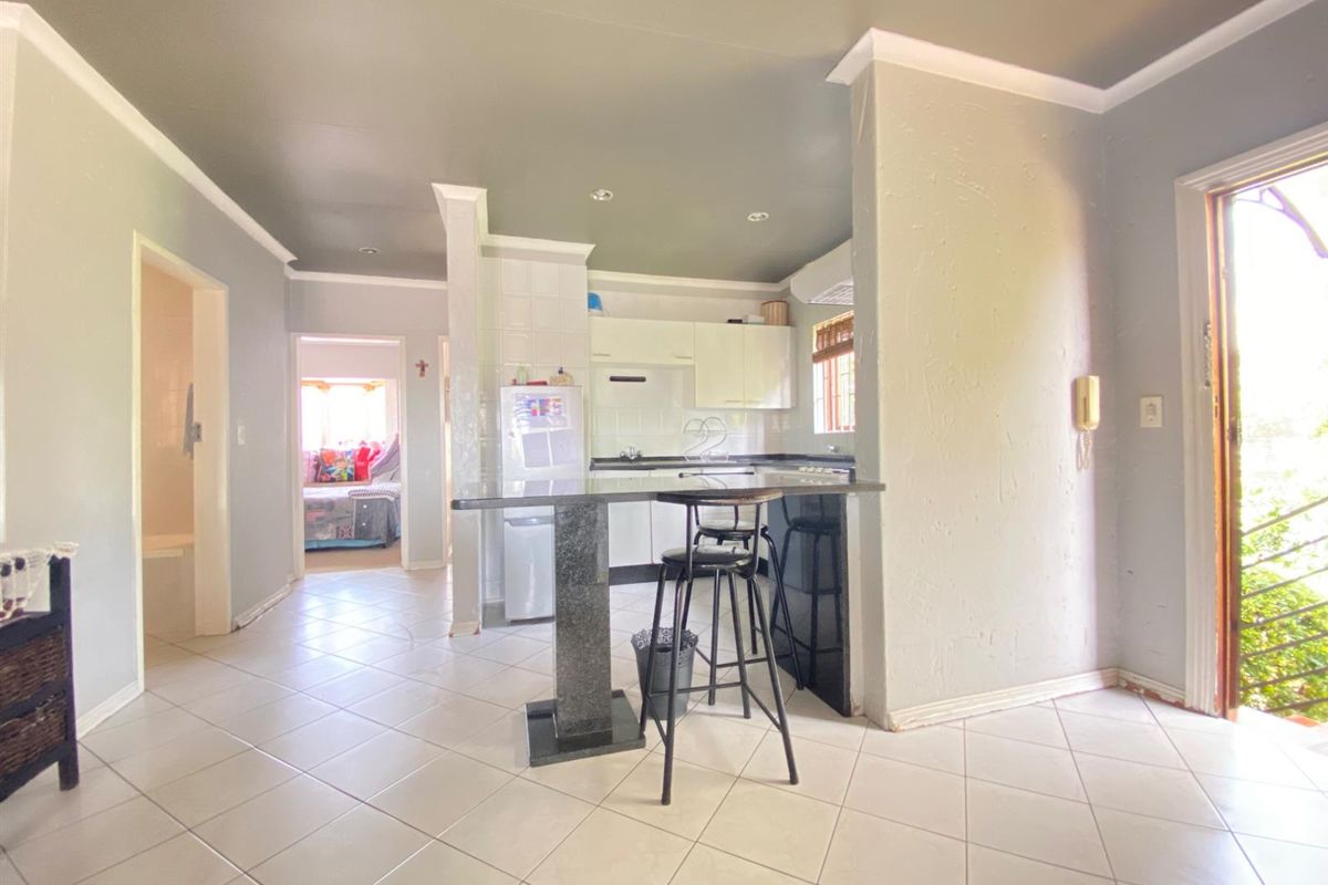 Townhouse For Sale in Buurendal Germiston Gauteng - Photo 3