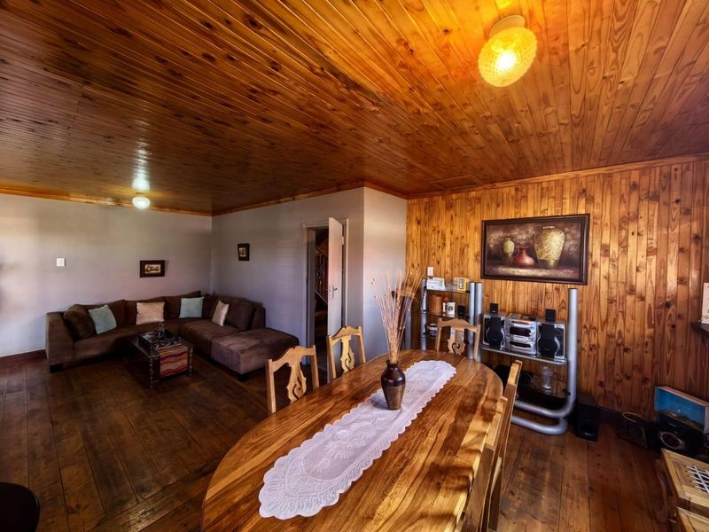 3 Bedroom, 2 Bathroom Home For Sale in Riviera - Photo 4