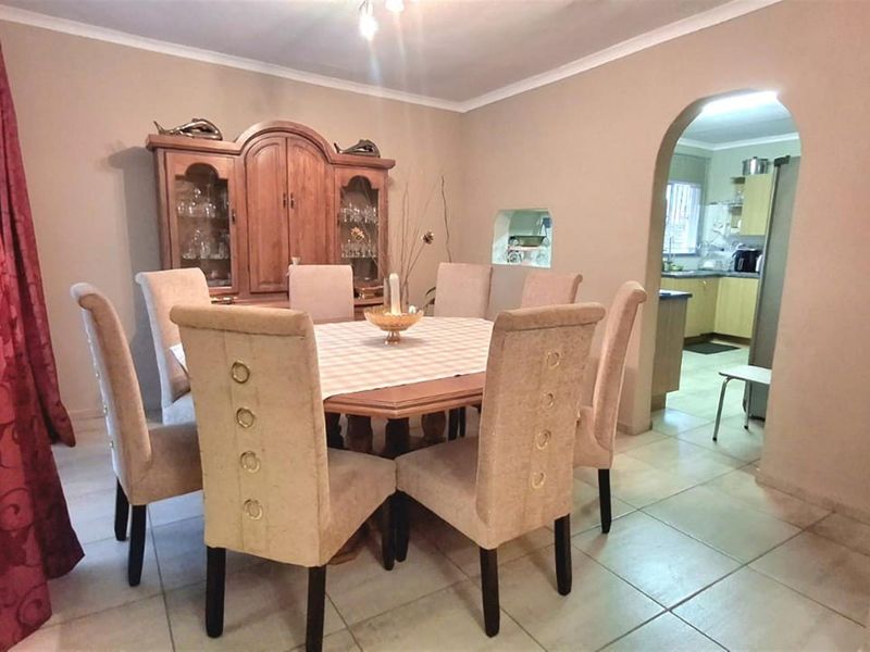 Spacious Family Home in Eldorado Park Ext 8 - Move-In Ready - Photo 8