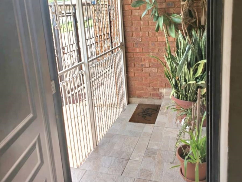 Spacious Family Home in Eldorado Park Ext 8 - Move-In Ready - Photo 3