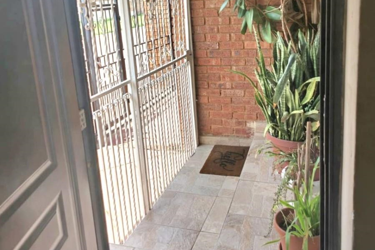 Spacious Family Home in Eldorado Park Ext 8 - Move-In Ready - Photo 3