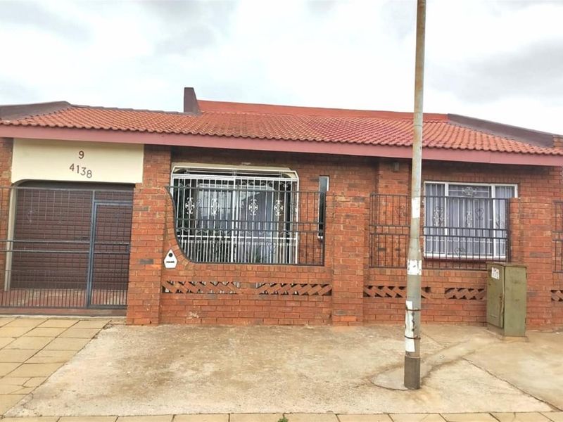 Spacious Family Home in Eldorado Park Ext 8 - Move-In Ready - Photo 1