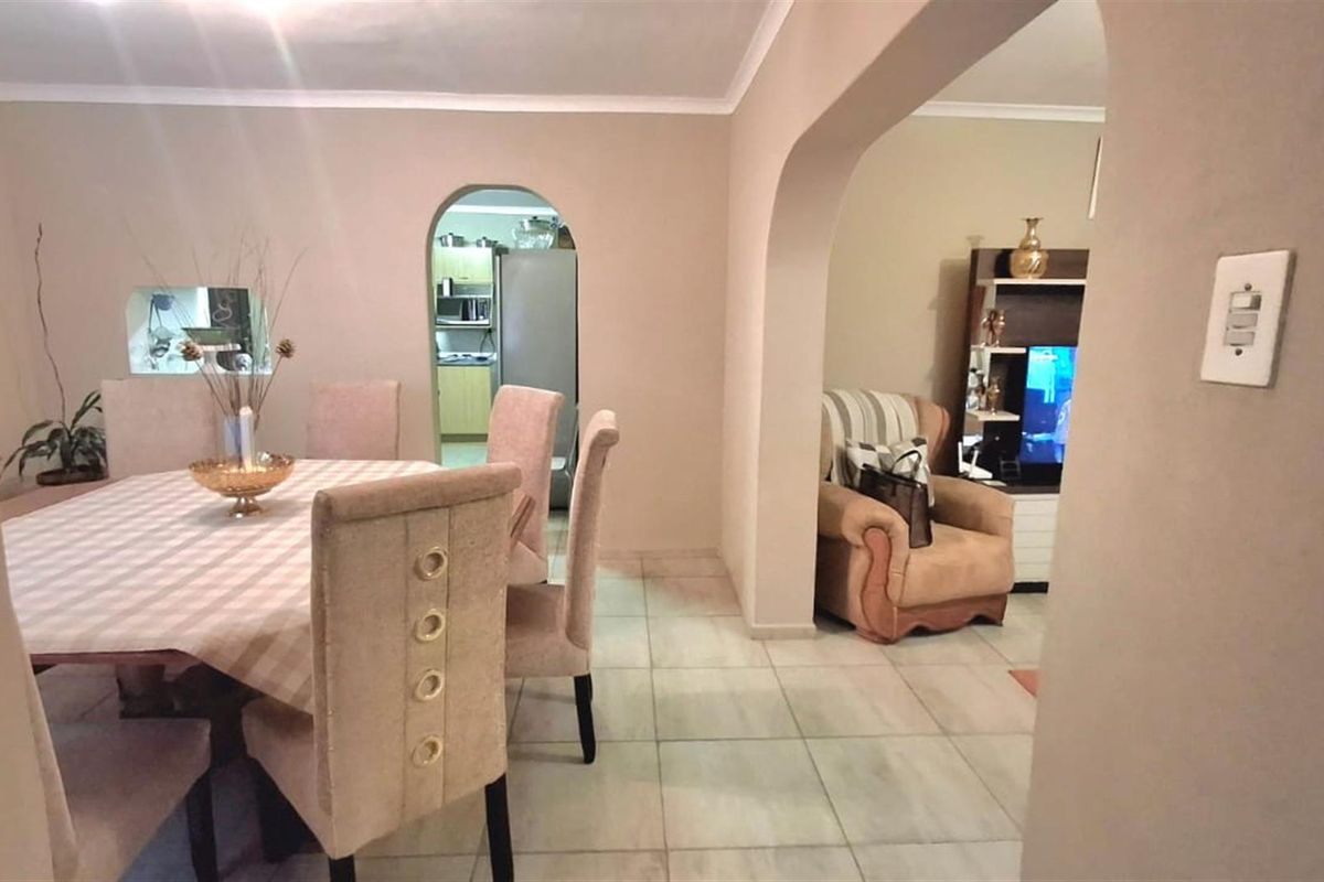 Spacious Family Home in Eldorado Park Ext 8 - Move-In Ready - Photo 4