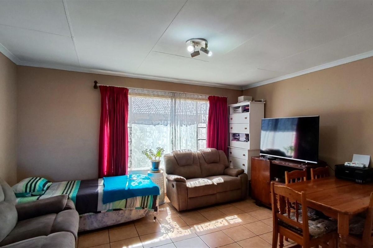 Apartment For Sale in Boksburg - Photo 5