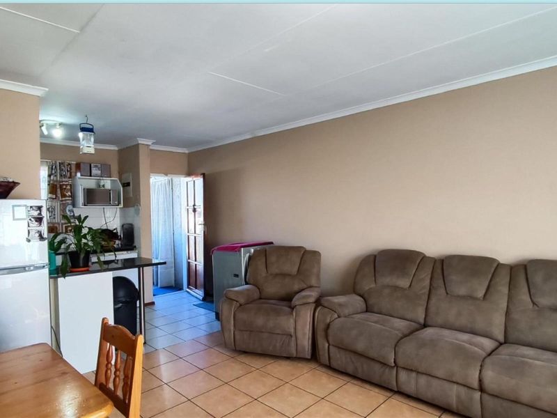 Apartment For Sale in Boksburg R430 000 Investment property - Photo 6