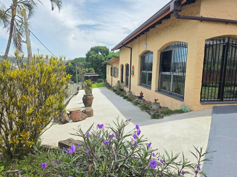 A Forever Family Home with Large Flatlet - Photo 2