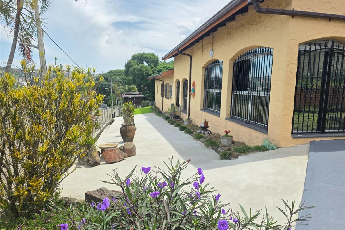 A Forever Family Home with Large Flatlet - Photo 2