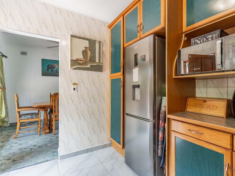 A Forever Family Home with Large Flatlet - Photo 7