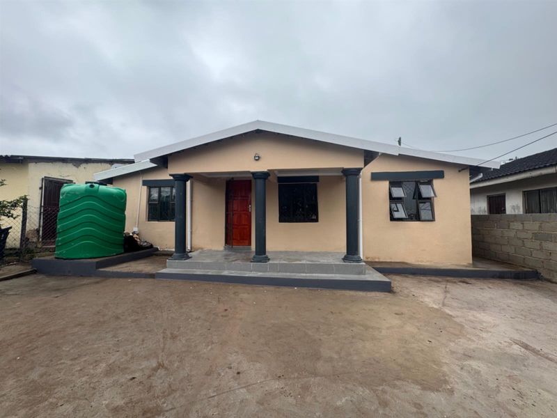 3 Bedroom House For Sale - Photo 2