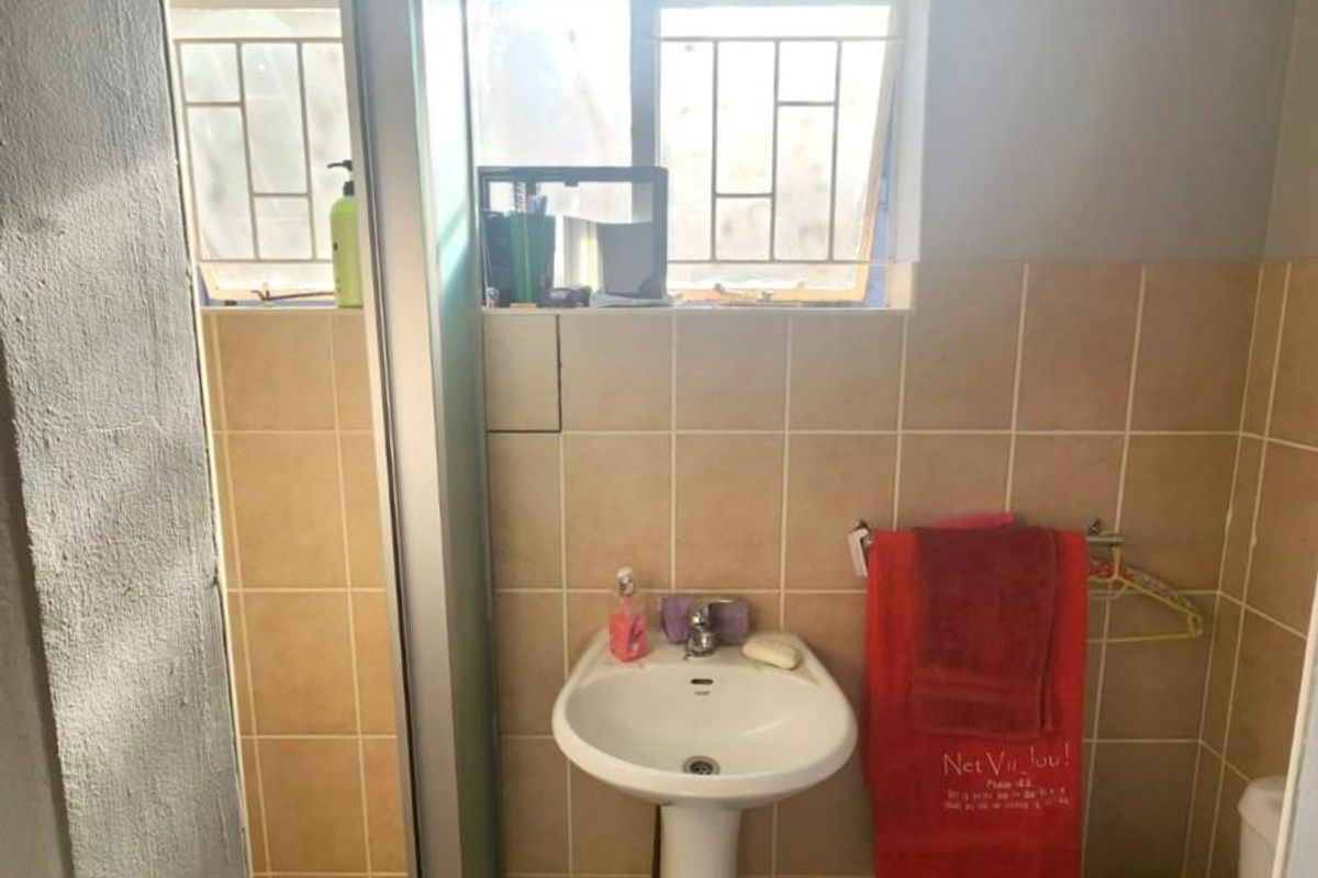 Studio Apartment available from 1 May 2026, Located in Cashen Ext 1, Sixth Avenue - Photo 4