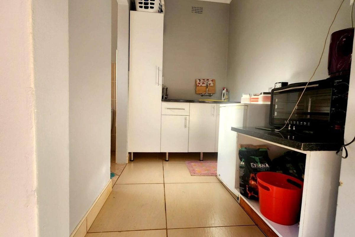 Studio Apartment available from 1 May 2026, Located in Cashen Ext 1, Sixth Avenue - Photo 3