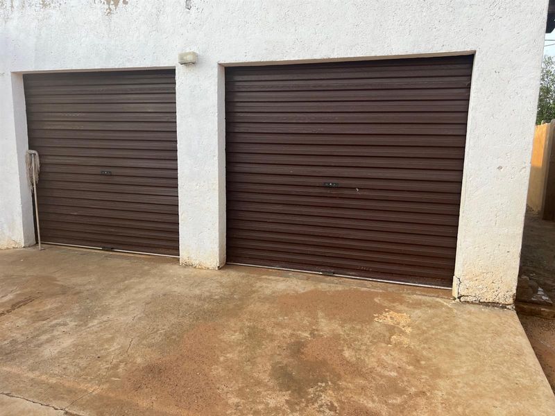 House For Sale top village gold view, Mafikeng, North West - Photo 3