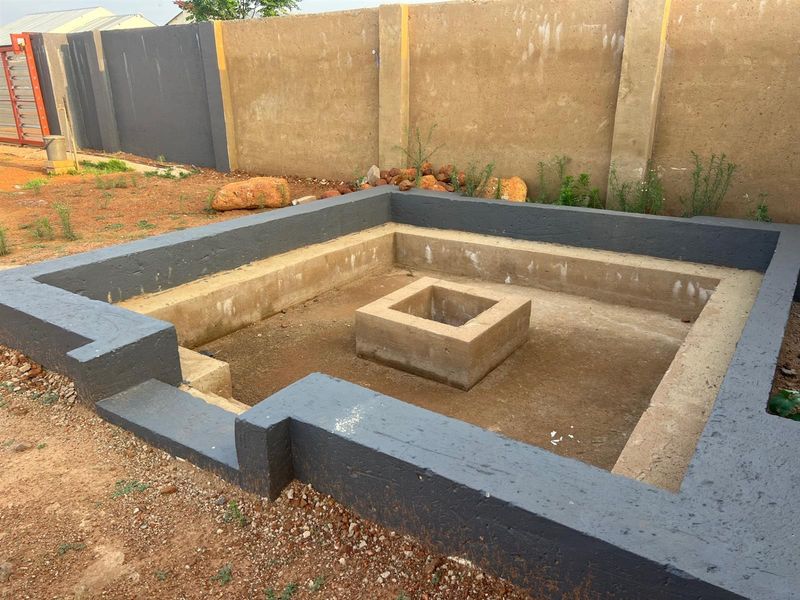 House For Sale top village gold view, Mafikeng, North West - Photo 4