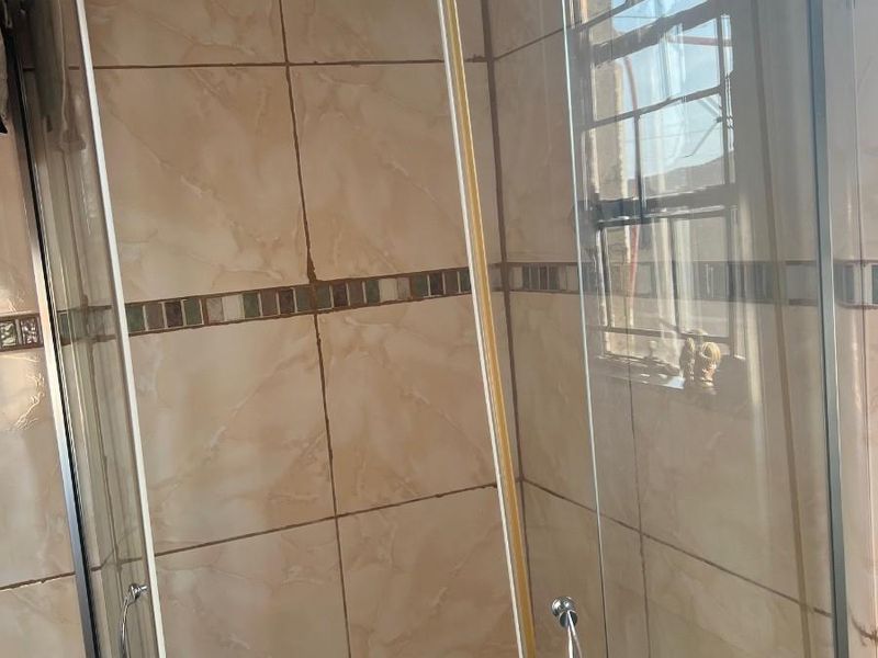 House For Sale top village gold view, Mafikeng, North West - Photo 10