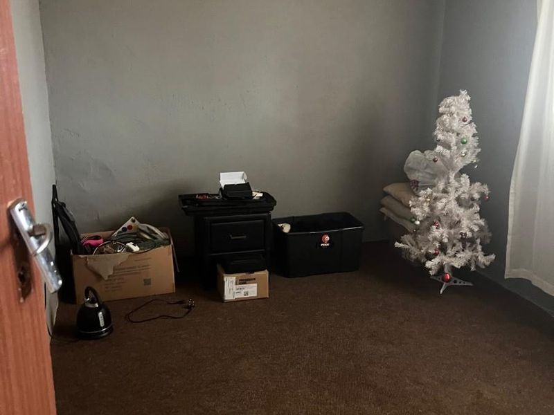 House For Sale top village gold view, Mafikeng, North West - Photo 8