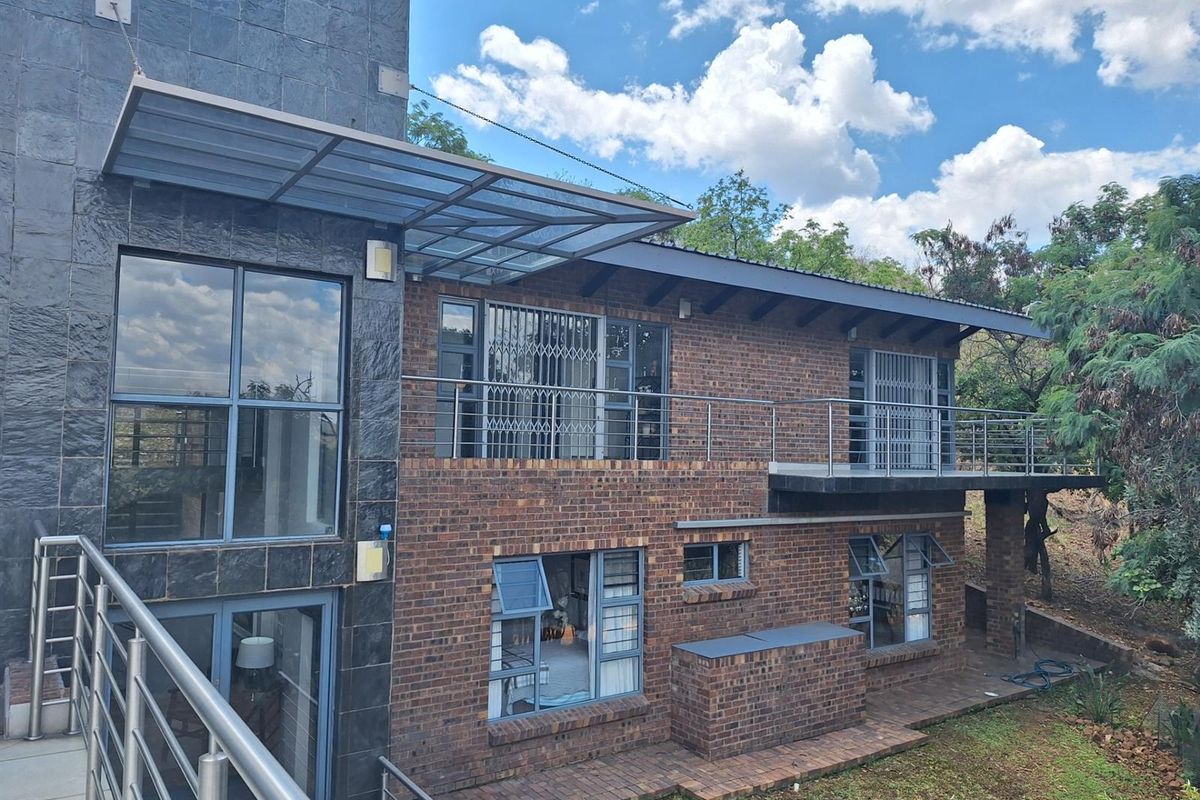 Architectural Bushveld Masterpiece in Kranspoort - Photo 3