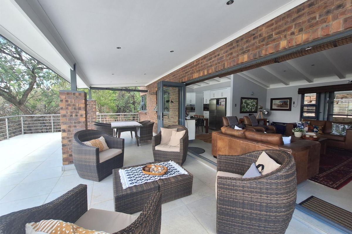 Architectural Bushveld Masterpiece in Kranspoort - Photo 2