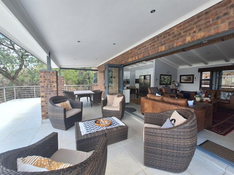 Architectural Bushveld Masterpiece in Kranspoort - Photo 2