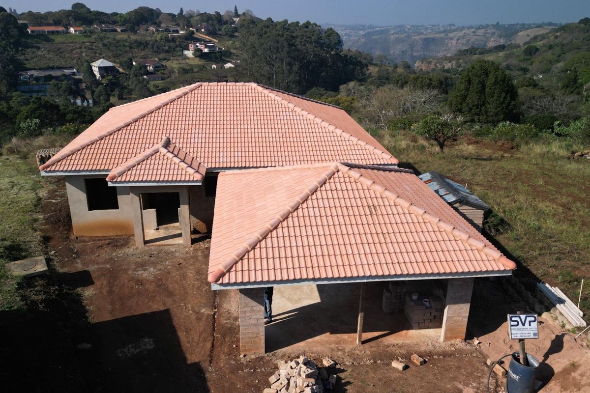 3 Bedroom House in Forest Hills - Photo 2