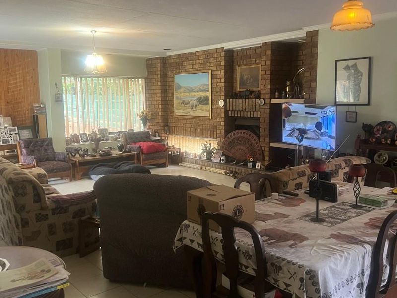 House For Sale in Riviera Park, Mafikeng, North West - Photo 5