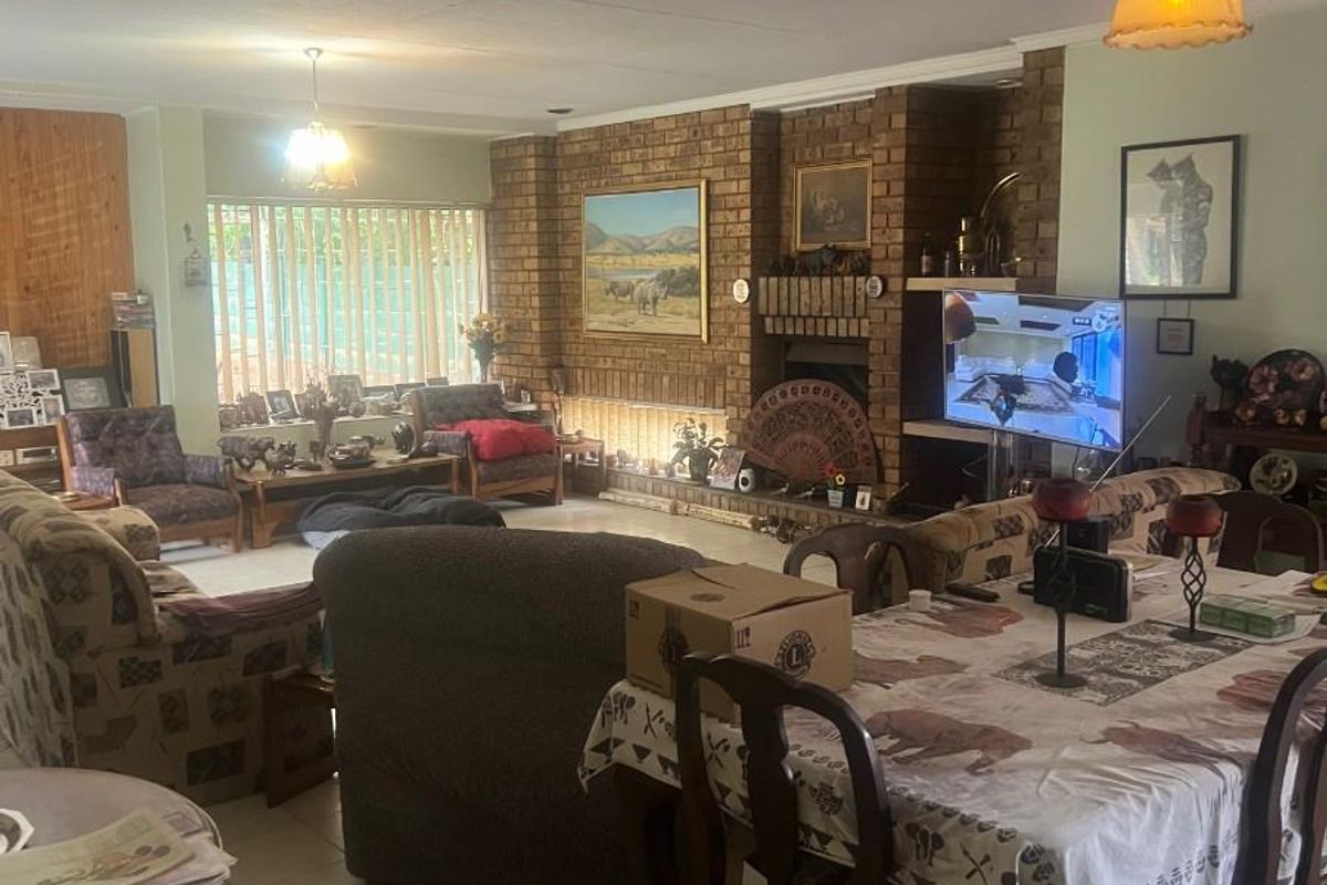 House For Sale in Riviera Park, Mafikeng, North West - Photo 5