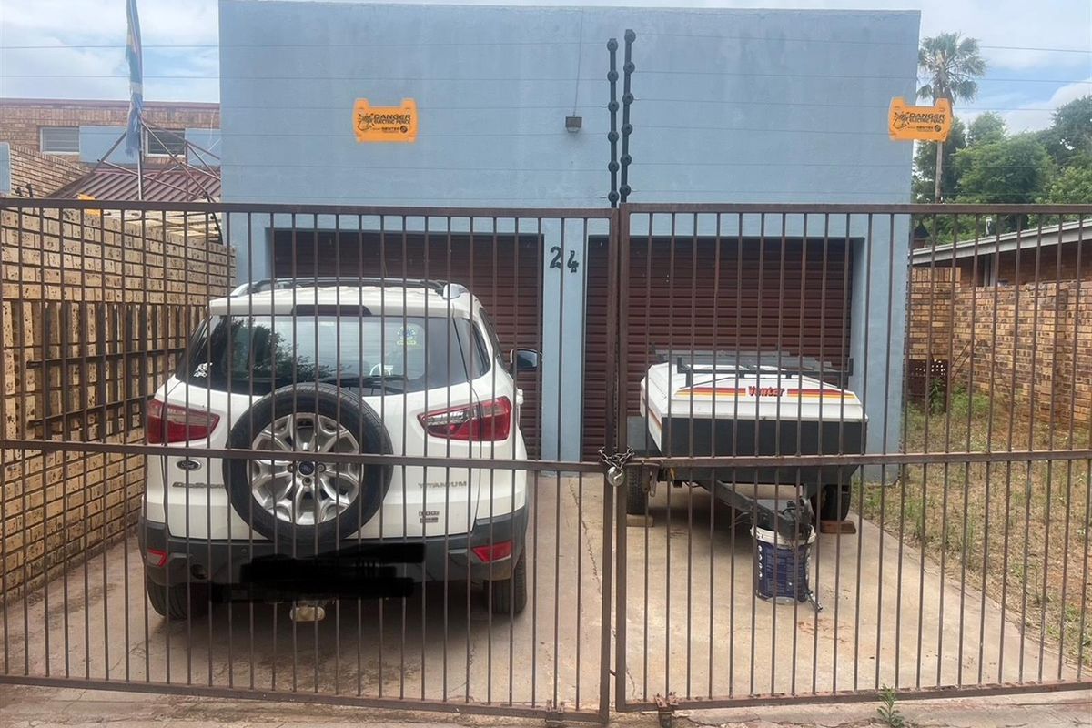 House For Sale in Riviera Park, Mafikeng, North West - Photo 3