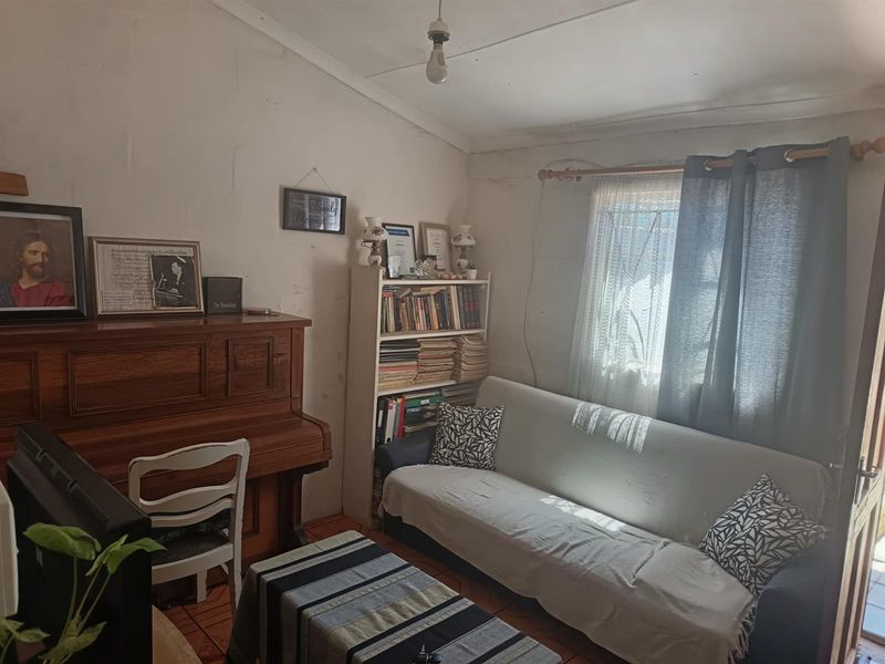 House For Sale in Cloetesville - Photo 6