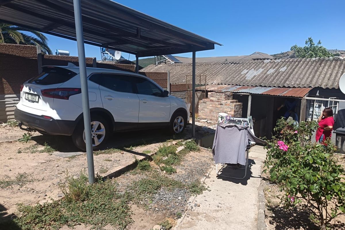 House For Sale in Cloetesville - Photo 3