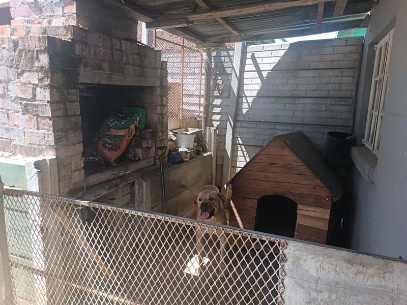 House For Sale in Cloetesville - Photo 4