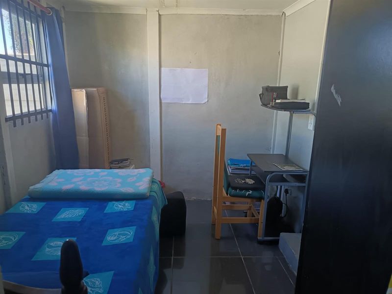 House For Sale in Cloetesville - Photo 10