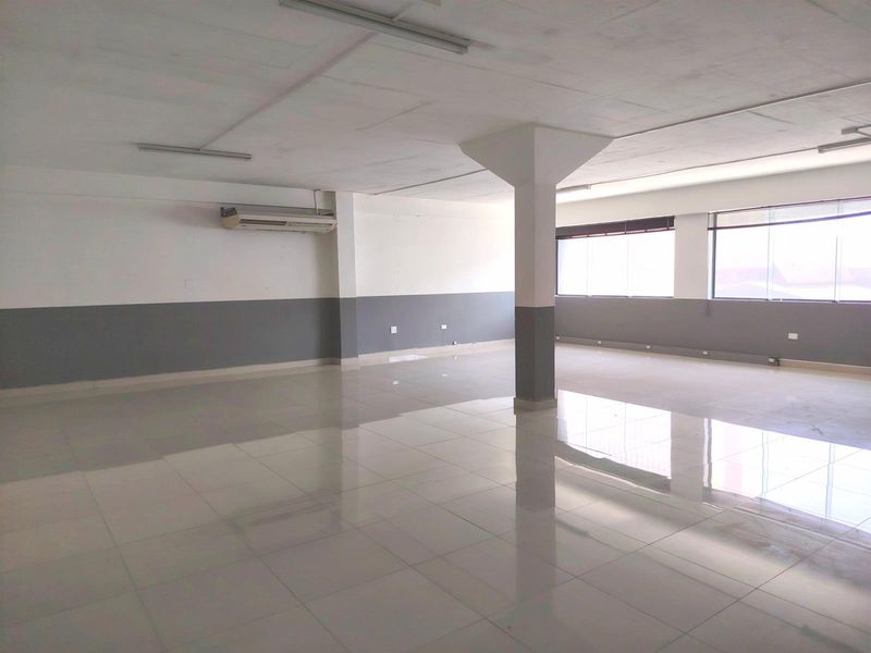 An immaculate Office Space To Rent in South Beach, Durban, KwaZulu Natal - Photo 2